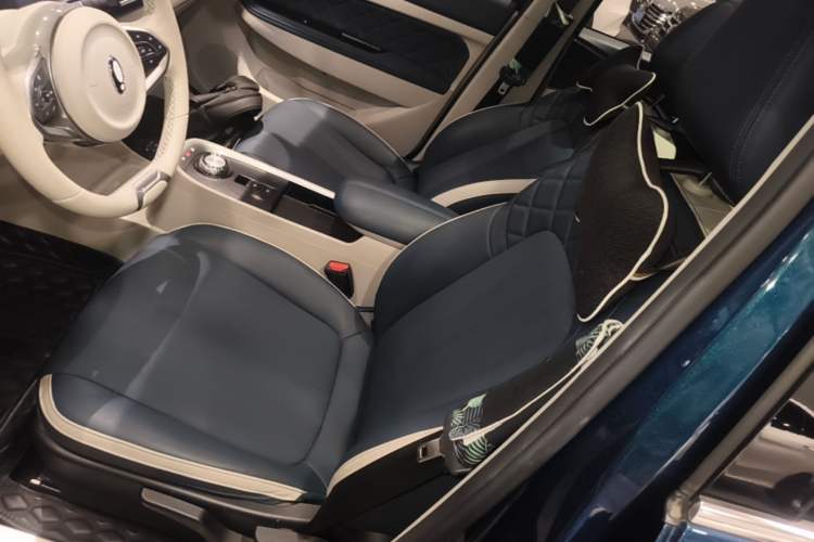 Used ORA Good Cat 2021 400km Standard Range Venus Edition Lithium Iron Phosphate Left Front Seat