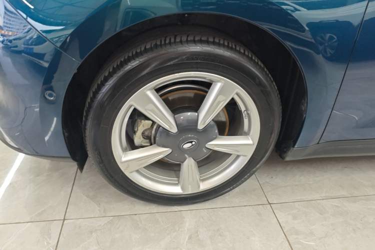 Used ORA Good Cat 2021 400km Standard Range Athena Edition Lithium-Ion Battery Left Front Wheel Hub