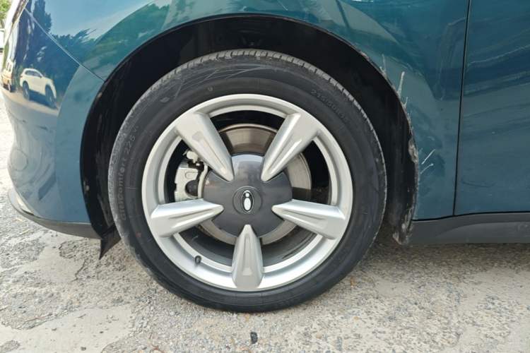 Used ORA Good Cat 2021 400km Standard Range Venus Edition Lithium-Ion Battery Left Front Wheel Hub