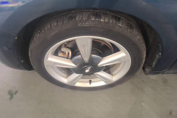 Used ORA Good Cat 2021 400km Standard Range Athena Edition Lithium-Ion Battery Left Front Wheel Hub