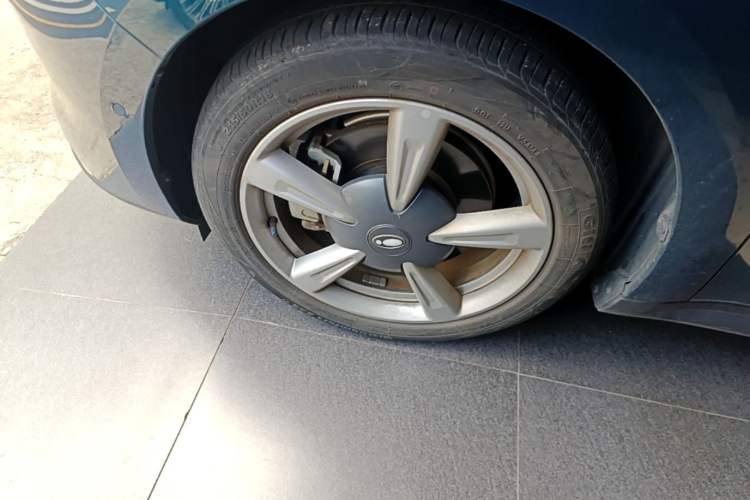 Used ORA Good Cat 2021 500km Long-Range Poseidon Edition Lithium-Ion Battery Left Front Wheel Hub