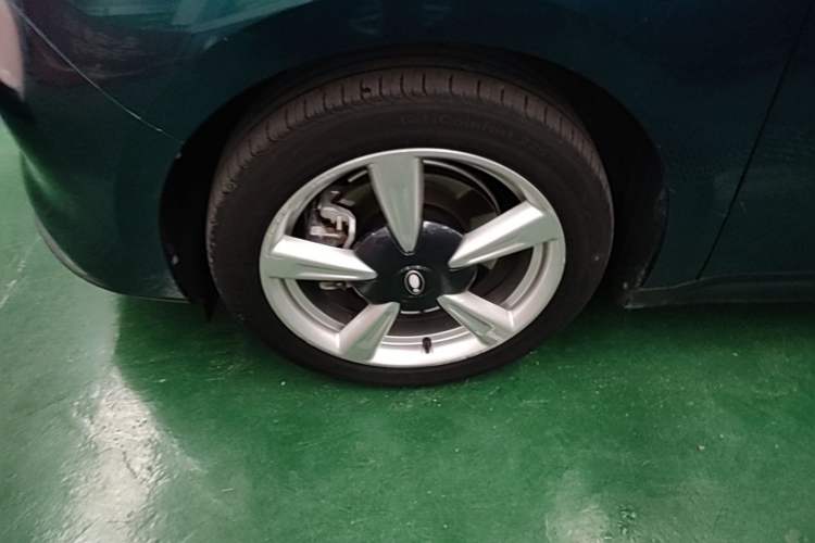 Used ORA Good Cat 2021 400km Standard Range Venus Edition Lithium-Ion Battery Left Front Wheel Hub
