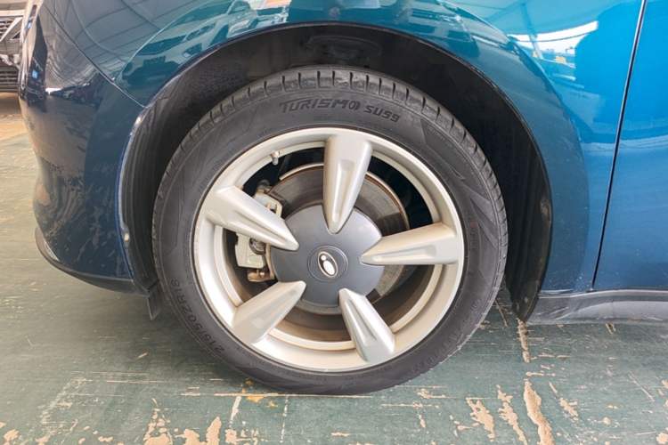Used ORA Good Cat 2021 400km Standard Range Venus Edition Lithium Iron Phosphate Left Front Wheel Hub