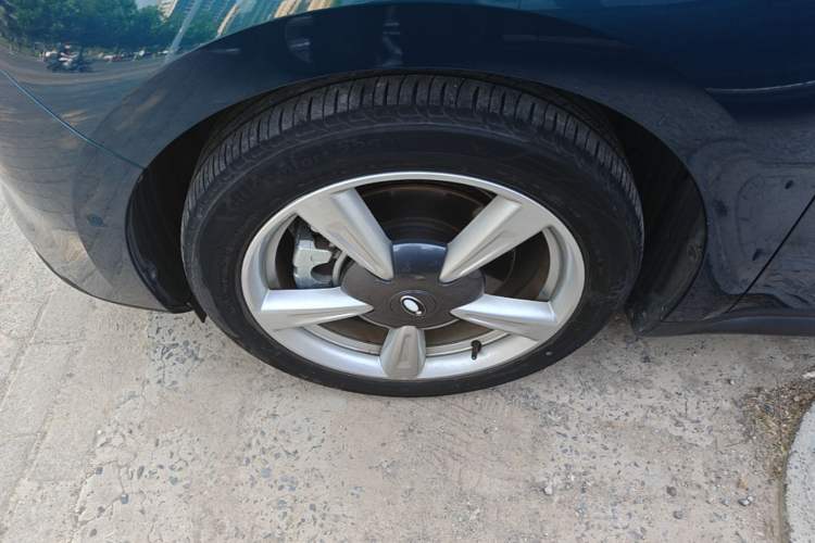 Used ORA Good Cat 2021 400km Standard Range Athena Edition Lithium-Ion Battery Left Front Wheel Hub