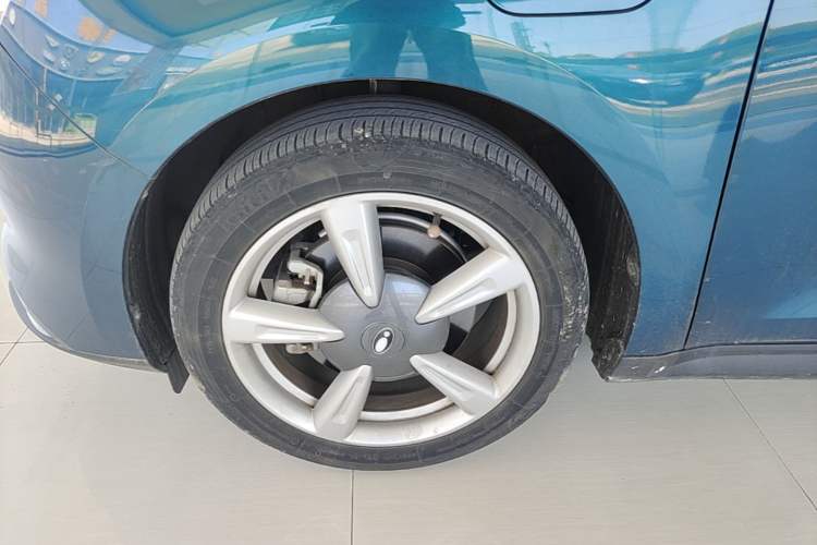 Used ORA Good Cat 2021 400km Standard Range Venus Edition Lithium-Ion Battery Left Front Wheel Hub