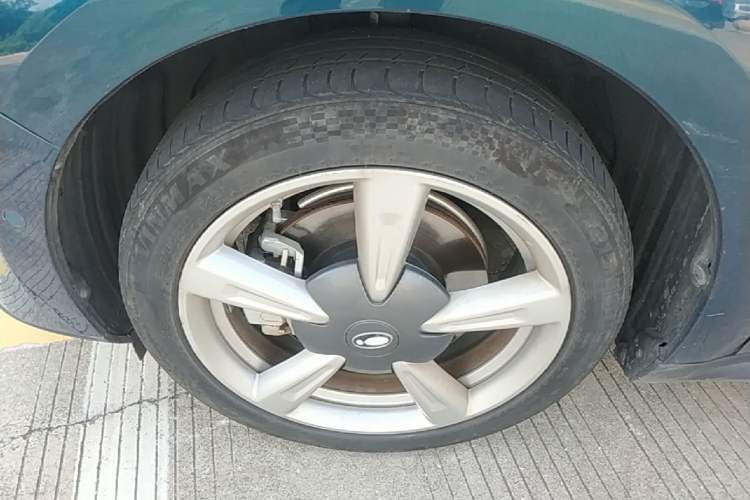 Used ORA Good Cat 2021 400km Standard Range Athena Edition Lithium Iron Phosphate Left Front Wheel Hub