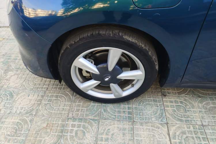 Used ORA Good Cat 2021 400km Standard Range Athena Edition Lithium-Ion Battery Left Front Wheel Hub