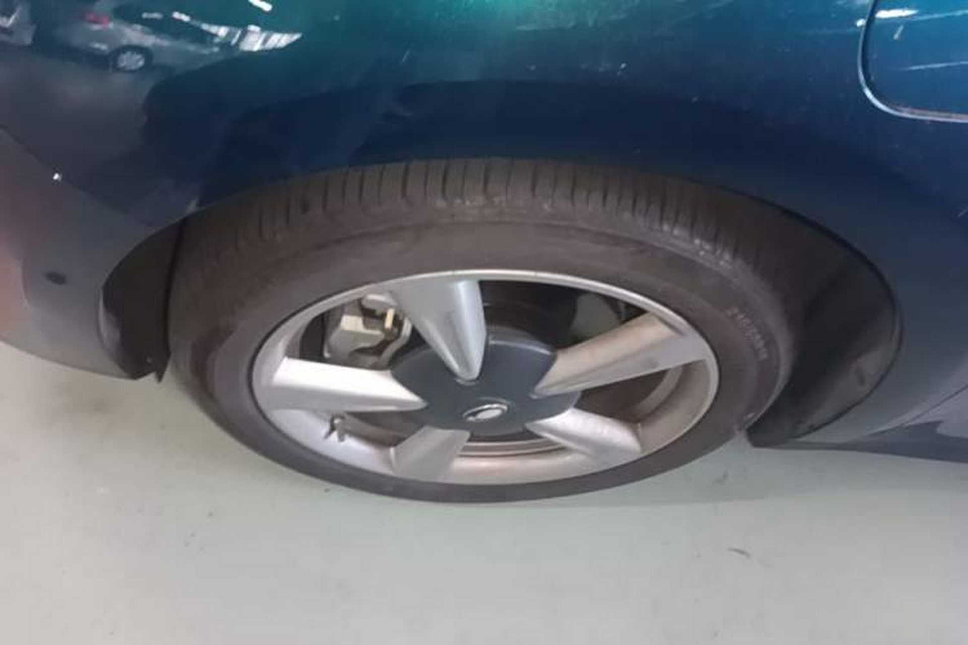 Used ORA Good Cat 2021 400km Standard Range Athena Edition Lithium-Ion Battery Left Front Wheel Hub