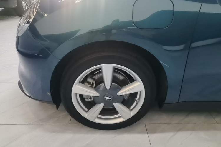 Used ORA Good Cat 2021 400km Standard Range Venus Edition Lithium Iron Phosphate Left Front Wheel Hub