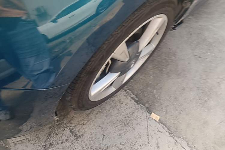 Used ORA Good Cat 2021 400km Standard Range Athena Edition Lithium-Ion Battery Left Front Wheel Hub