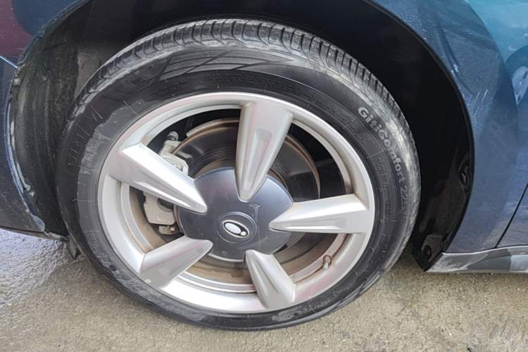 Used ORA Good Cat 2021 400km Standard Range Athena Edition Lithium-Ion Battery Left Front Wheel Hub