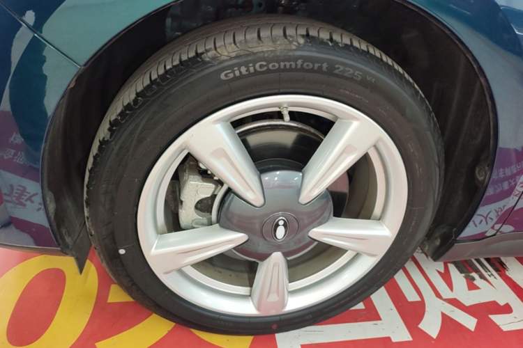 Used ORA Good Cat 2021 400km Standard Range Venus Edition Lithium Iron Phosphate Left Front Wheel Hub