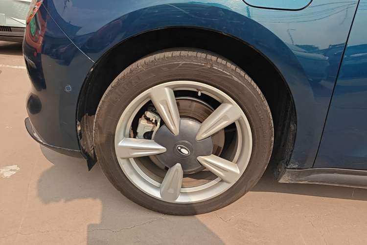 Used ORA Good Cat 2021 400km Standard Range Athena Edition Lithium-Ion Battery Left Front Wheel Hub