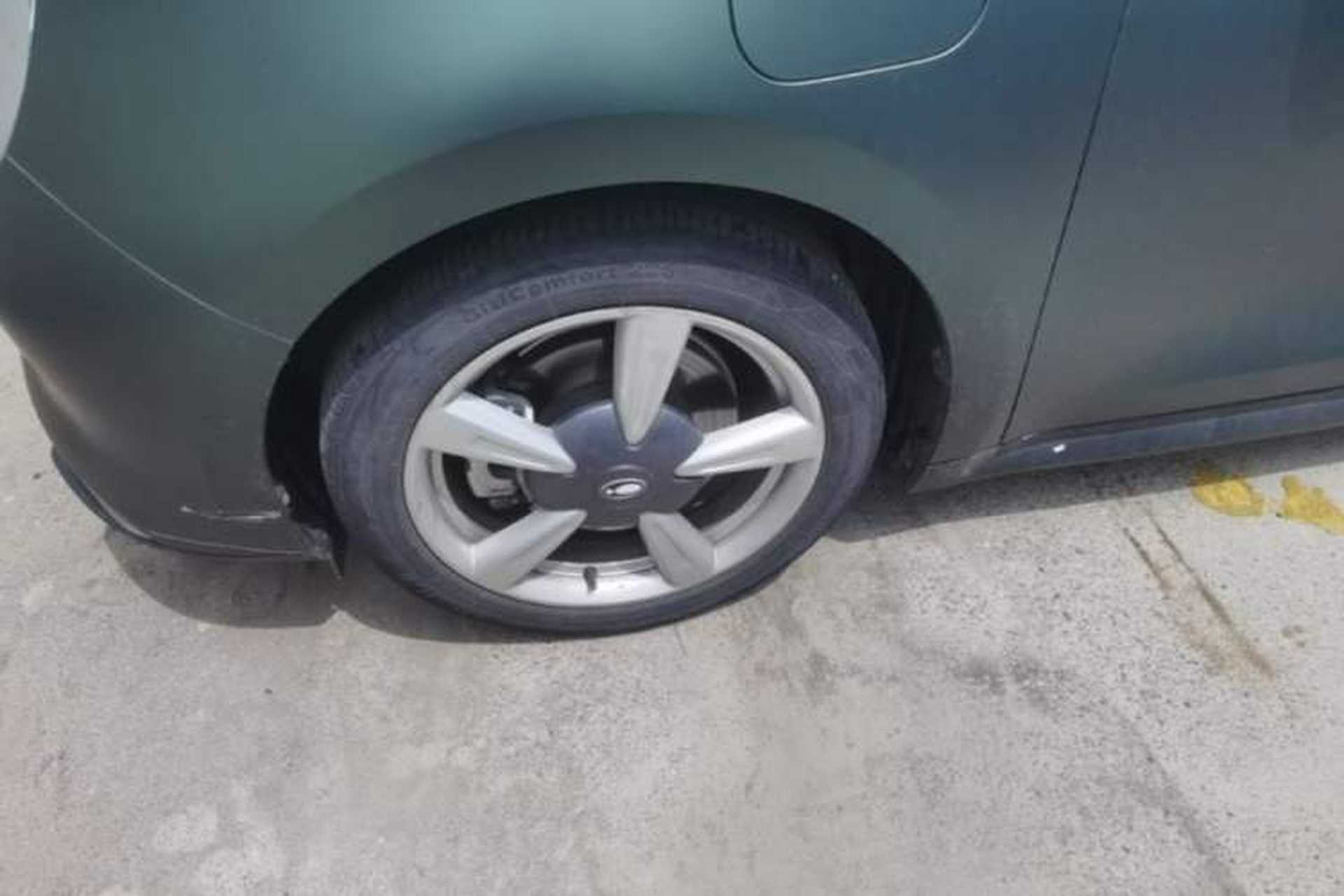 Used ORA Good Cat 2021 400km Standard Range Athena Edition Lithium Iron Phosphate Left Front Wheel Hub