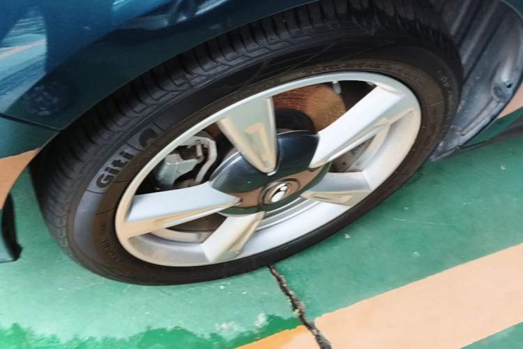 Used ORA Good Cat 2021 400km Standard Range Venus Edition Lithium Iron Phosphate Left Front Wheel Hub