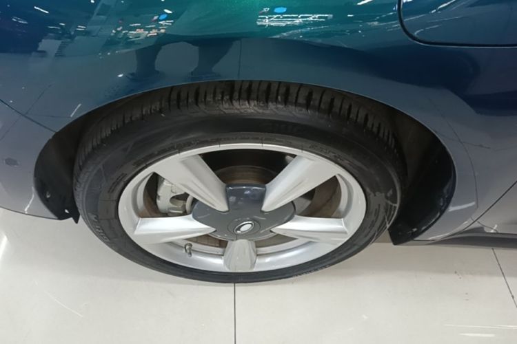 Used ORA Good Cat 2021 400km Standard Range Athena Edition Lithium Iron Phosphate Left Front Wheel Hub