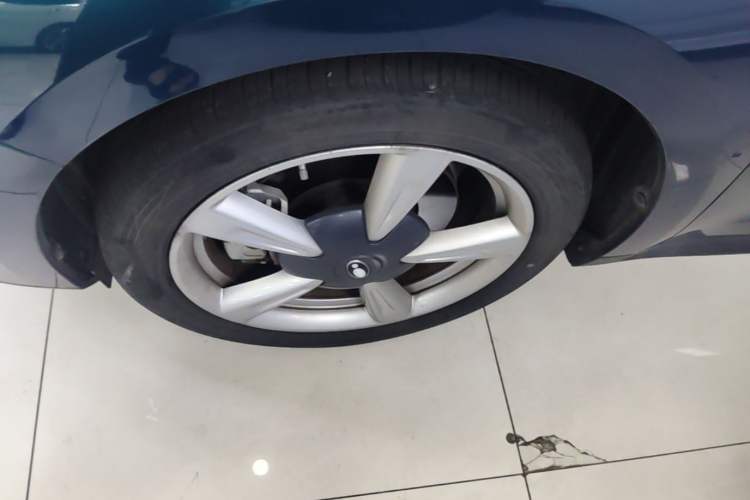 Used ORA Good Cat 2021 400km Standard Range Venus Edition Lithium Iron Phosphate Left Front Wheel Hub