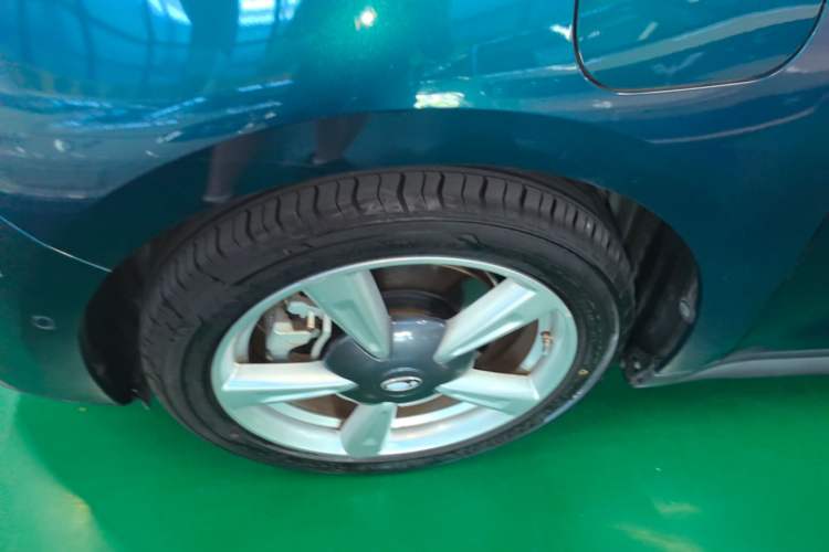 Used ORA Good Cat 2021 400km Standard Range Muse Edition Lithium Iron Phosphate Left Front Wheel Hub
