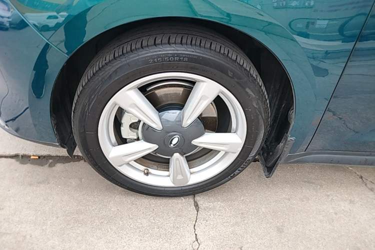 Used ORA Good Cat 2021 400km Standard Range Venus Edition Lithium-Ion Battery Left Front Wheel Hub