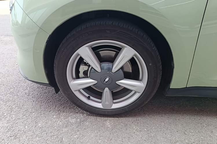 Used ORA Good Cat 2021 400km Standard Range Athena Edition Lithium-Ion Battery Left Front Wheel Hub