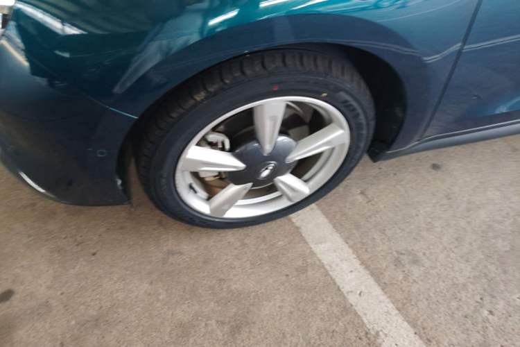 Used ORA Good Cat 2021 400km Standard Range Athena Edition Lithium-Ion Battery Left Front Wheel Hub