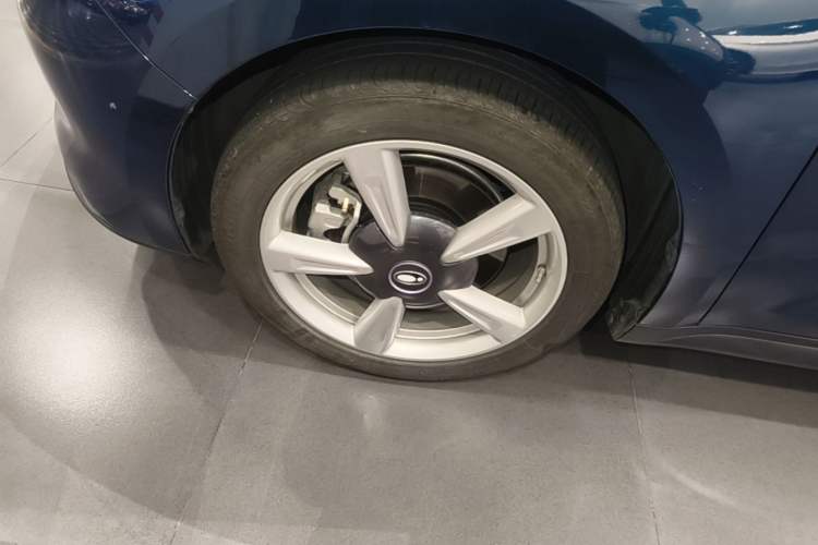 Used ORA Good Cat 2021 400km Standard Range Venus Edition Lithium Iron Phosphate Left Front Wheel Hub