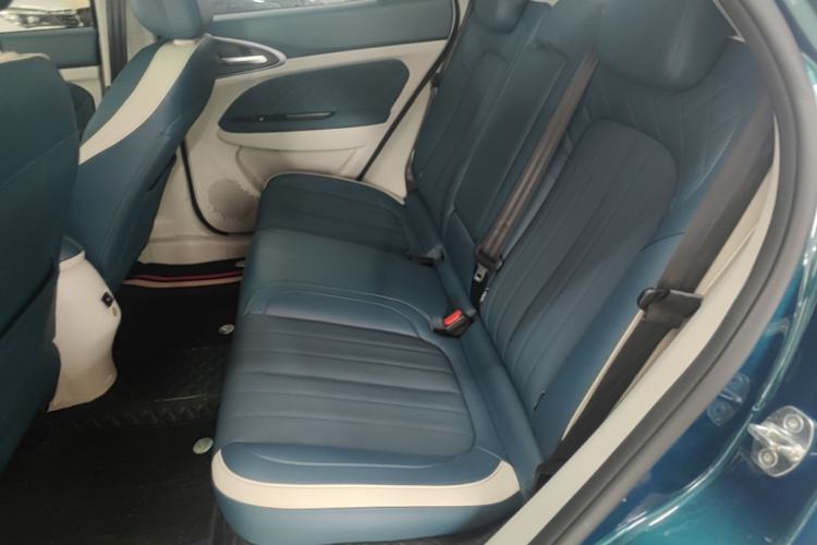 Used ORA Good Cat 2021 400km Standard Range Athena Edition Lithium-Ion Battery Left Rear Seat
