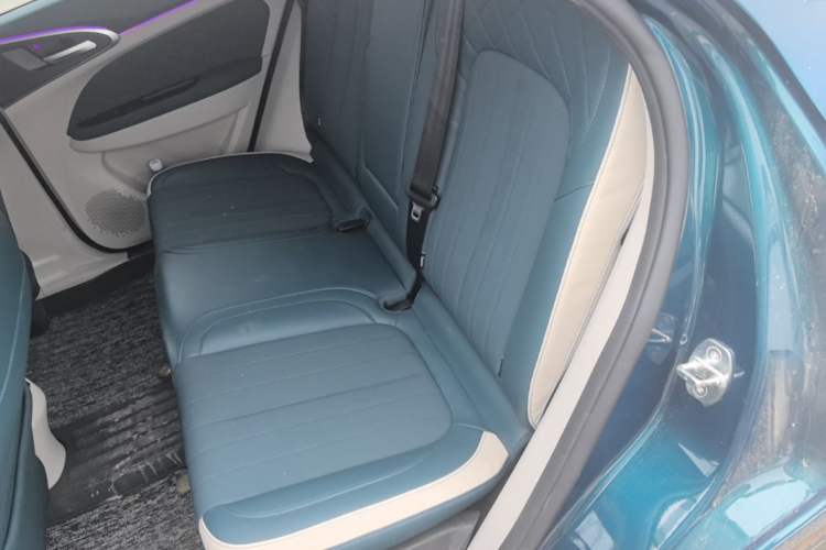 Used ORA Good Cat 2021 400km Standard Range Athena Edition Lithium-Ion Battery Left Rear Seat