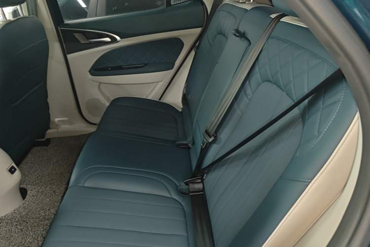 Used ORA Good Cat 2021 400km Standard Range Athena Edition Lithium-Ion Battery Left Rear Seat