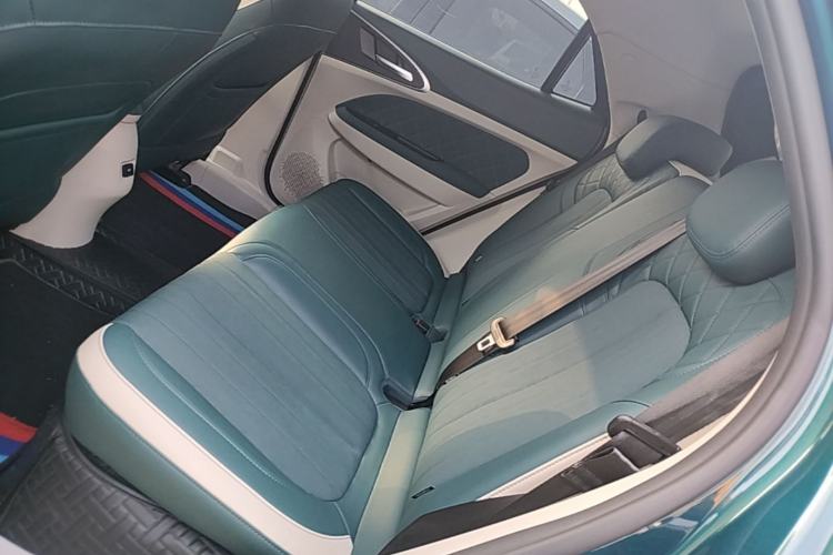 Used ORA Good Cat 2021 400km Standard Range Venus Edition Lithium-Ion Battery Left Rear Seat