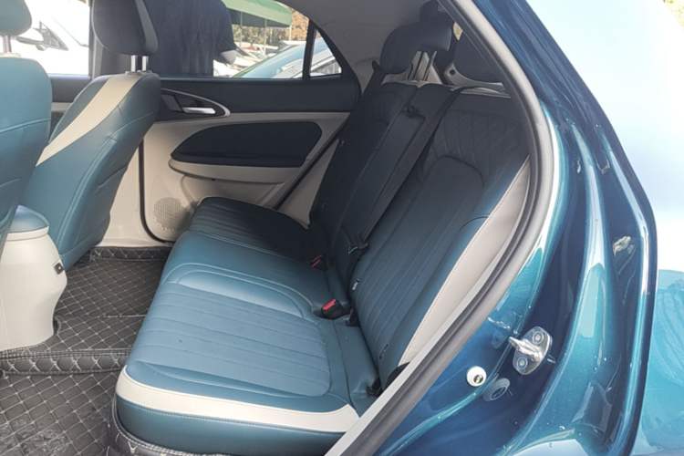 Used ORA Good Cat 2021 400km Standard Range Athena Edition Lithium-Ion Battery Left Rear Seat