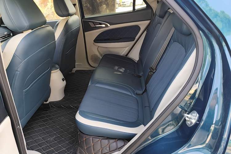 Used ORA Good Cat 2021 400km Standard Range Venus Edition Lithium Iron Phosphate Left Rear Seat