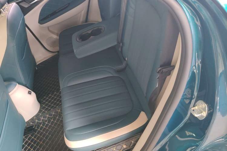 Used ORA Good Cat 2021 400km Standard Range Athena Edition Lithium-Ion Battery Left Rear Seat