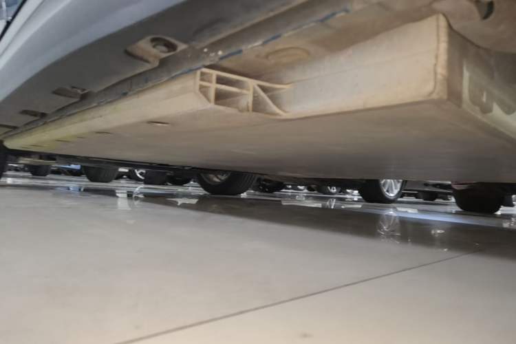 Used ORA Good Cat 2021 400km Standard Range Venus Edition Lithium-Ion Battery Left Side Sill