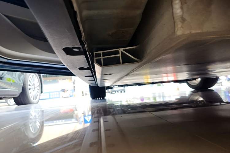 Used ORA Good Cat 2021 500km Long-Range Poseidon Edition Lithium-Ion Battery Left Side Sill