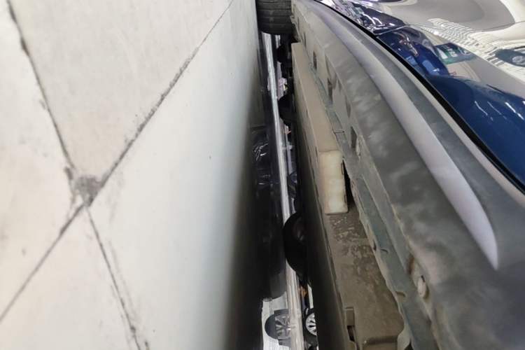 Used ORA Good Cat 2021 400km Standard Range Athena Edition Lithium Iron Phosphate Left Side Sill
