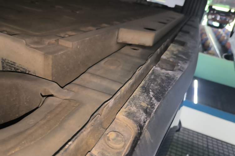 Used ORA Good Cat 2021 400km Standard Range Venus Edition Lithium Iron Phosphate Left Side Sill