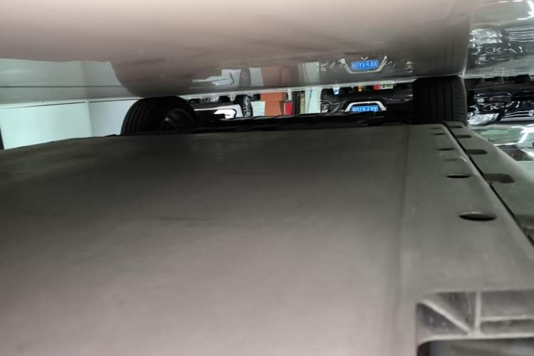 Used ORA Good Cat 2021 400km Standard Range Athena Edition Lithium-Ion Battery Left Side Sill