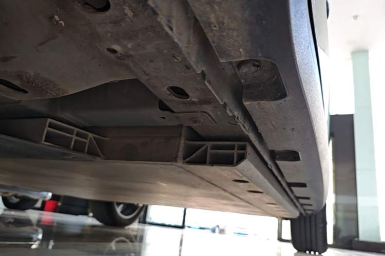 Used ORA Good Cat 2021 400km Standard Range Venus Edition Lithium-Ion Battery Left Side Sill