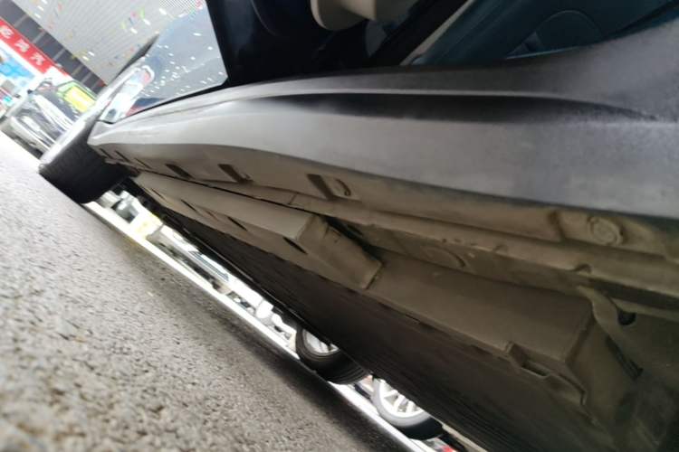 Used ORA Good Cat 2021 400km Standard Range Athena Edition Lithium Iron Phosphate Left Side Sill