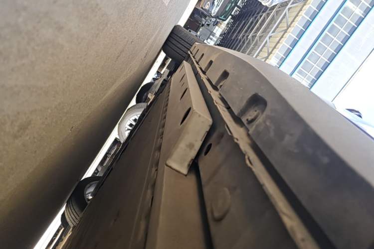 Used ORA Good Cat 2021 400km Standard Range Venus Edition Lithium Iron Phosphate Left Side Sill