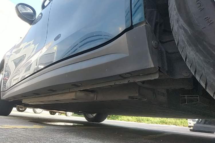 Used ORA Good Cat 2021 400km Standard Range Athena Edition Lithium Iron Phosphate Left Side Sill