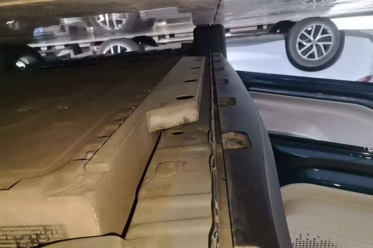 Used ORA Good Cat 2021 400km Standard Range Venus Edition Lithium Iron Phosphate Left Side Sill