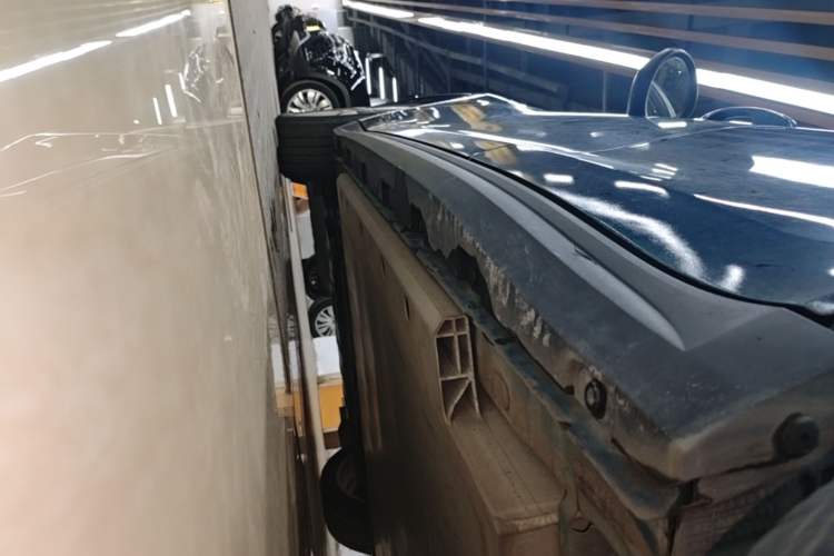 Used ORA Good Cat 2021 400km Standard Range Athena Edition Lithium-Ion Battery Left Side Sill