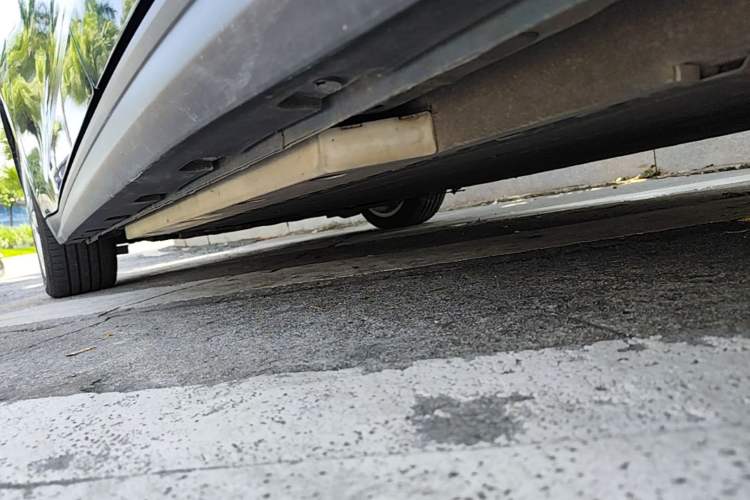 Used ORA Good Cat 2021 400km Standard Range Venus Edition Lithium Iron Phosphate Left Side Sill