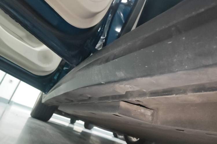 Used ORA Good Cat 2021 400km Standard Range Venus Edition Lithium Iron Phosphate Left Side Sill