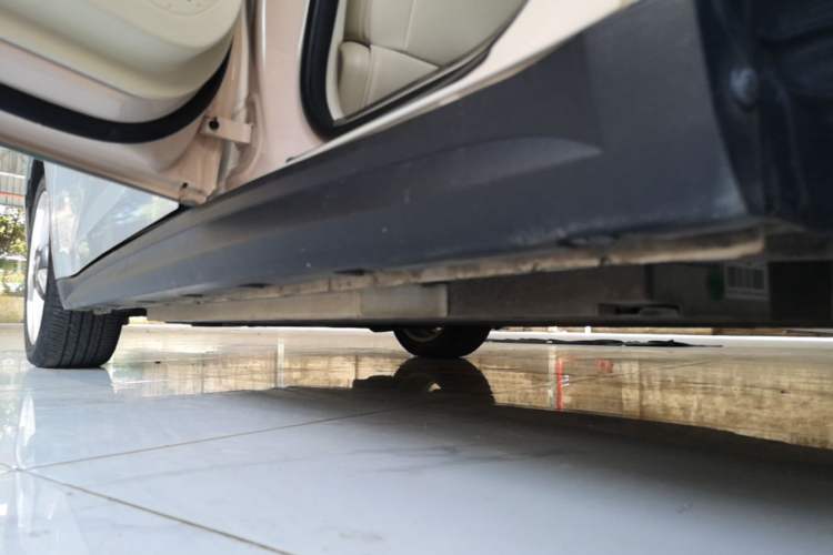 Used ORA Good Cat 2021 400km Standard Range Venus Edition Lithium Iron Phosphate Left Side Sill