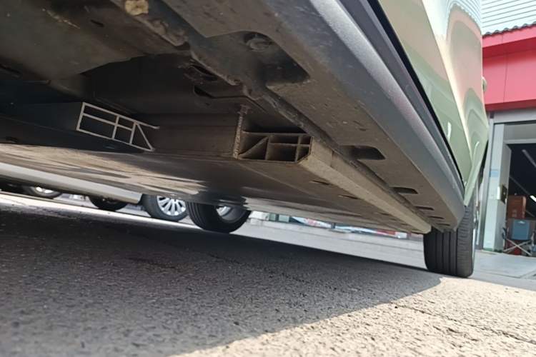 Used ORA Good Cat 2021 400km Standard Range Athena Edition Lithium-Ion Battery Left Side Sill
