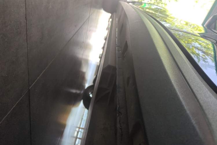 Used ORA Good Cat 2021 400km Standard Range Venus Edition Lithium-Ion Battery Left Side Sill