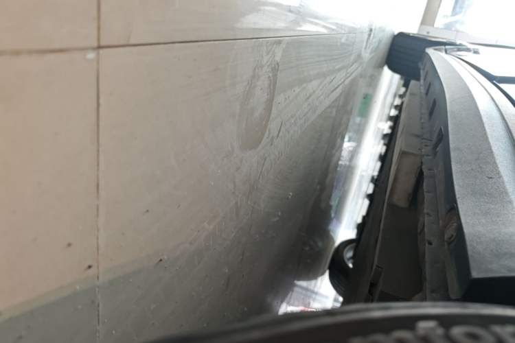 Used ORA Good Cat 2021 400km Standard Range Venus Edition Lithium Iron Phosphate Left Side Sill